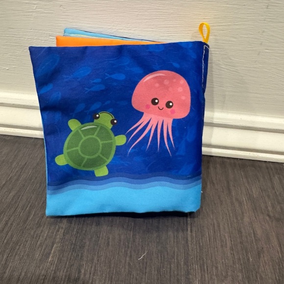 NWOT Infant Baby Ocean Cognition Soft Small Crinkle Baby Book - Picture 3 of 3